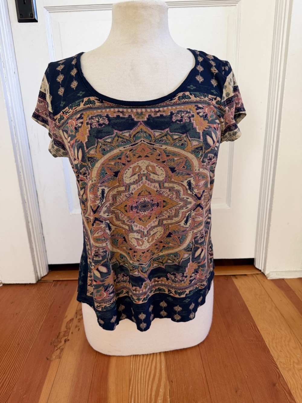 Lucky Brand Navy Blue Boho Print Short Sleeve Tee Shirt Small
